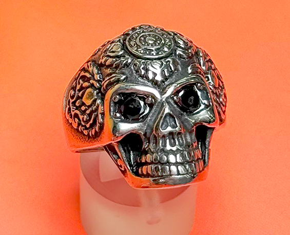 ANILLO DE ACERO INOXIDABLE DE CALAVERA CON SÍMBOLO CIRCULAR