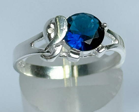 ANILLO DE PLATA CRISTAL AZUL CIRCULAR