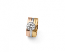 Anillo Tricolor con Zirconia Central