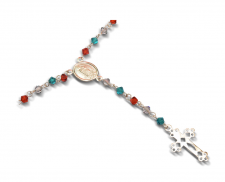 rosario de plata con cristales de colores