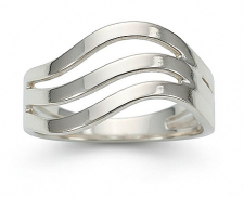 ANILLO DE PLATA EN FORMA ONDULADA DE TRES FILAS
