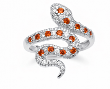 ANILLO DE PLATA EN FORMA DE SERPIENTE