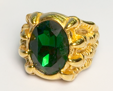 ANILLO DE ACERO INOXIDABLE DORADO CON DIAMANTE VERDE
