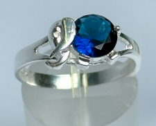 ANILLO DE PLATA CRISTAL AZUL CIRCULAR