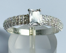 ANILLO DE PLATA CRISTAL RECTANGULAR