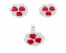 JUEGO DE PLATA CON DISEÑO DE CORAZONES ROJOS