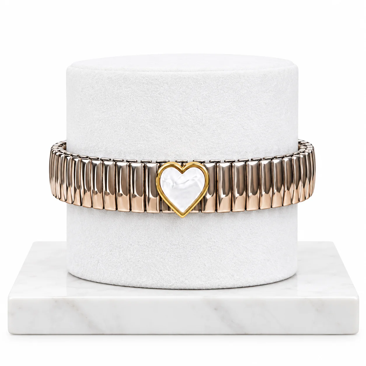 Brazalete Dorado con Corazón