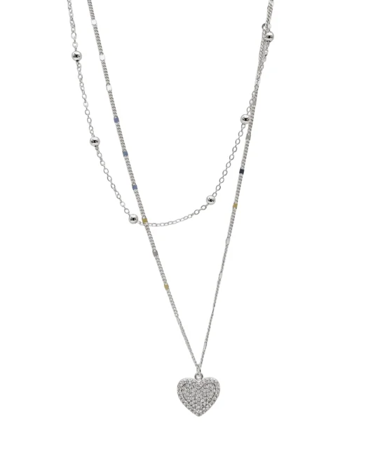 Collar de plata con diseño de corazón doble